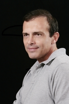 Date this young United States man Arielpl from los angeles US4769