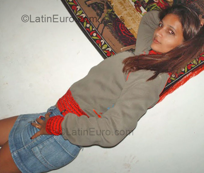 Date this good-looking Brazil girl Kalenne from Desterro BR2029