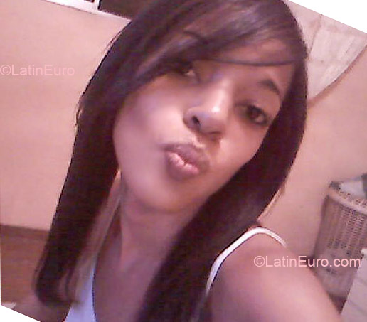 Date this beautiful Brazil girl Priscila from Maua BR2032