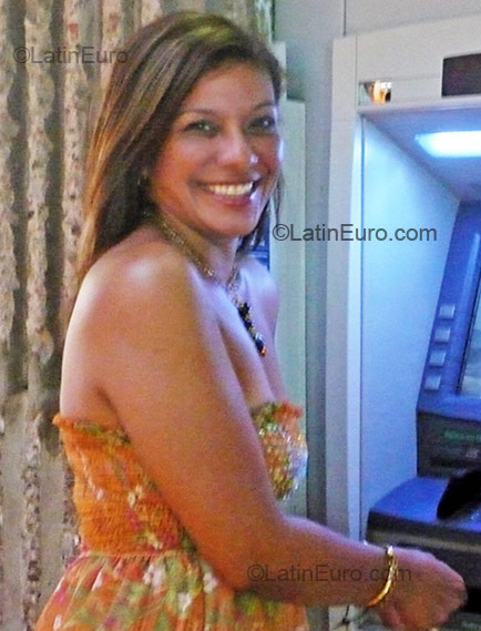 Date this tall Colombia girl Lisvana from Barranquilla CO1967