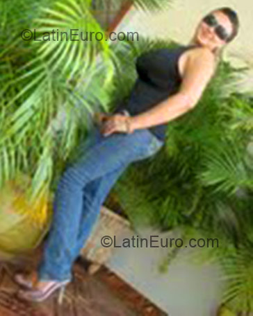 Date this beautiful Brazil girl Renata from Inhumas BR2044