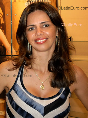 Date this tall Brazil girl Tatiana from Campo Grande BR2094