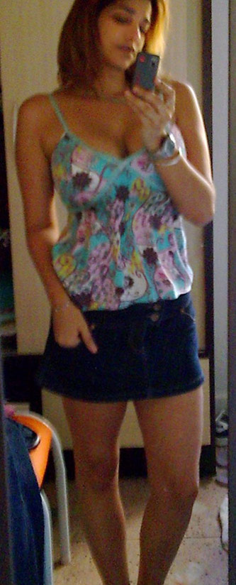 Date this hard body Brazil girl Raquel Simone from Recife BR2110