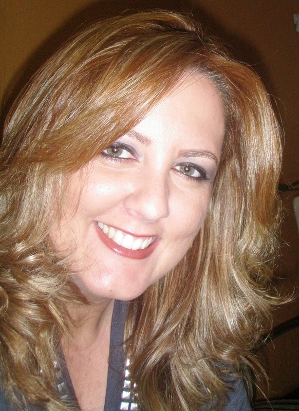 Date this happy Brazil girl Carlacris from Birigui BR2125