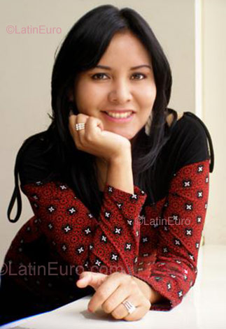 Date this good-looking Peru girl Tania from Lima PE522