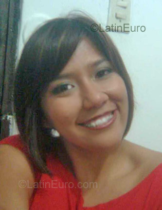 Date this attractive Peru girl Yochinita from Lima PE187