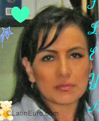 Date this good-looking Colombia girl Fleya from Bogota CO2772