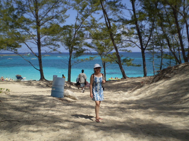 Date this athletic Colombia girl CONSUL from Bogota CO2815