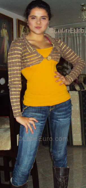 Date this young Colombia girl Diana Marcela from Medellin CO2875