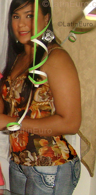 Date this exotic Colombia girl Daisy from Cali CO2877