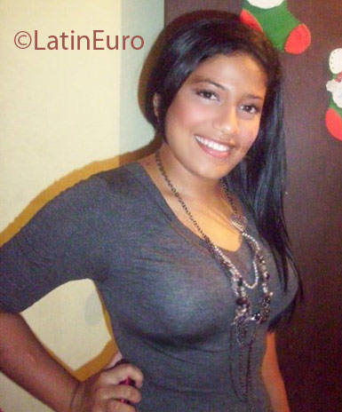 Date this foxy Colombia girl Mayra Alejandra from Santa Marta CO2954