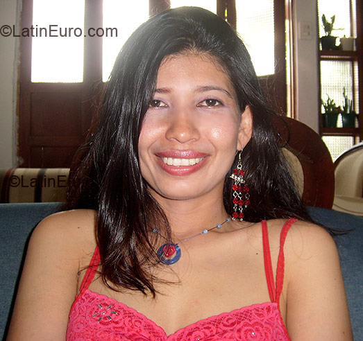 Date this lovely Colombia girl Yesenia Patricia from Barranquilla CO3025