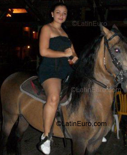 Date this exotic Colombia girl Luz Adriana from Cali CO3040