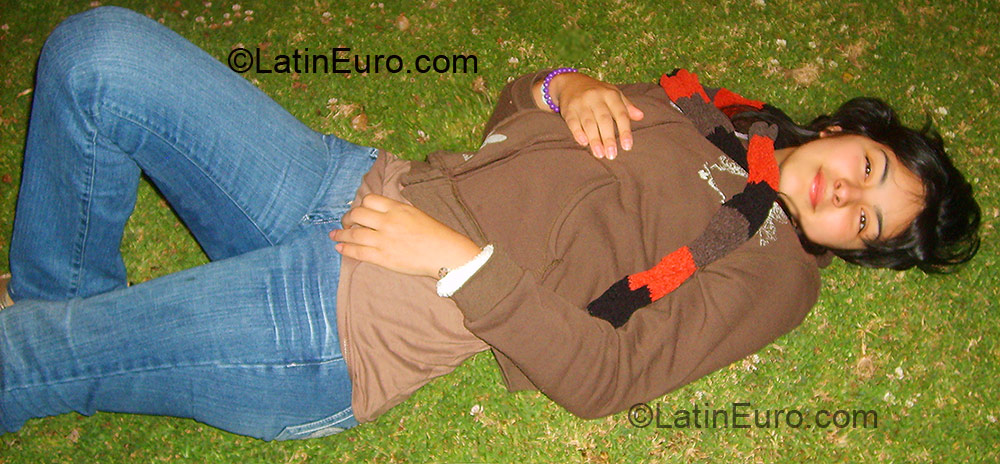 Date this fun Colombia girl Paola Alexandra from Cali CO3072