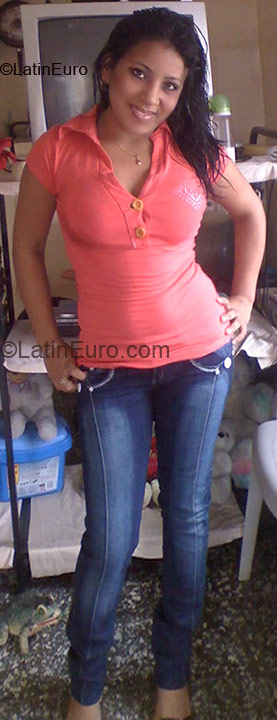 Date this pretty Honduras girl Wendy from San Pedro Sula HN135