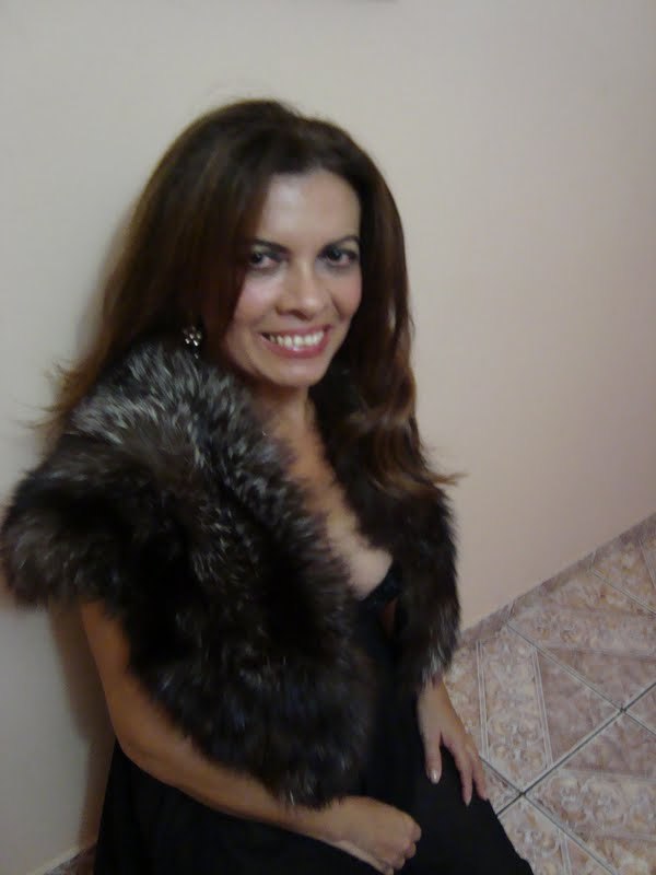 Date this nice looking Brazil girl Ira from Goiania BR2440