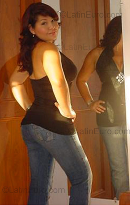 Date this hard body Colombia girl Mony from Barranquilla CO3113