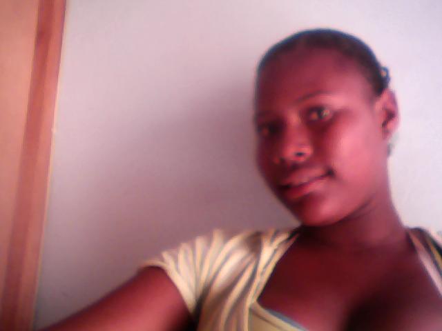 Date this voluptuous Algeria girl Yanelis lucia from san juan de uraba DZ2