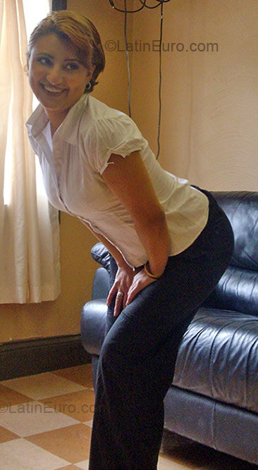 Date this foxy Colombia girl Janneth from Cali CO3298