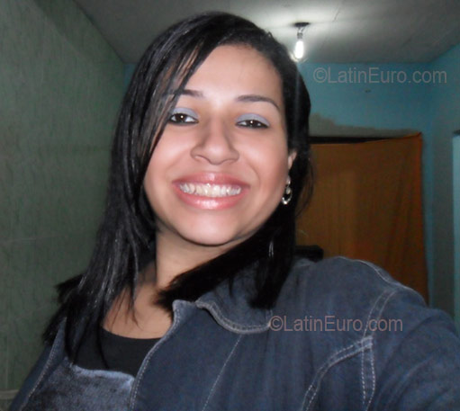 Date this good-looking Brazil girl Manddy from Sao Goncalo BR2548