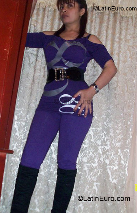 Date this foxy Colombia girl Maria from Bogota CO3437