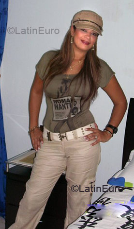 Date this athletic Colombia girl Florecitasamari from Santa Marta CO3451