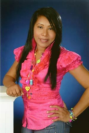Date this charming Colombia girl Meldanna from cartagena CO3474