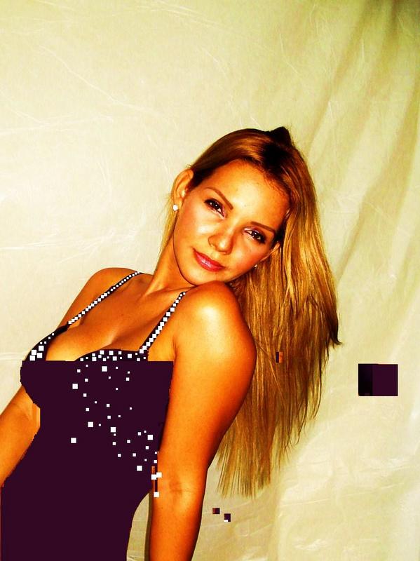 Date this sultry Colombia girl Mariana from Bogotá CO3591