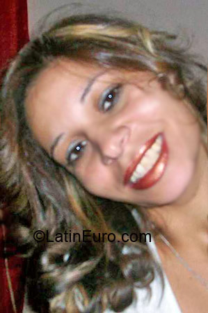 Date this sultry Brazil girl Evaneide from Brasilia BR4682