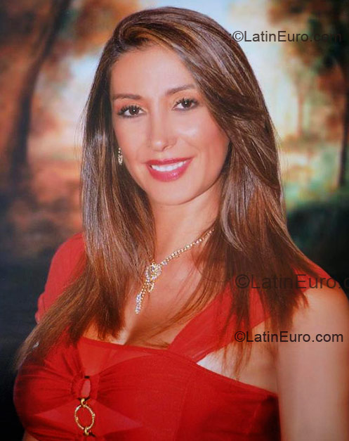 Date this georgeous Colombia girl Lumaca40 from Cali CO3706