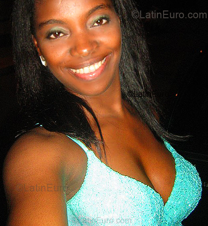 Date this sensual Colombia girl LENY ROCIO from Cali CO5833