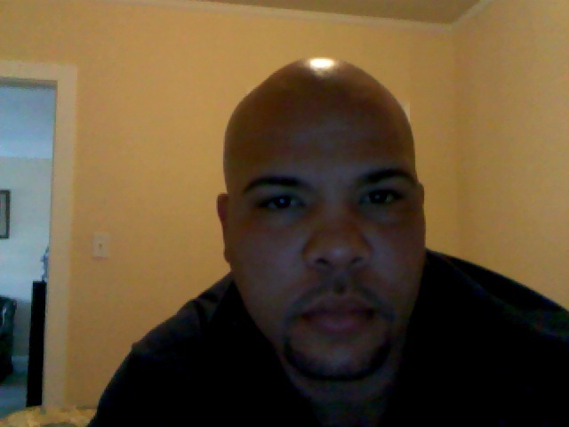 Date this happy Dominican Republic man Trockero from Hartford DO4014