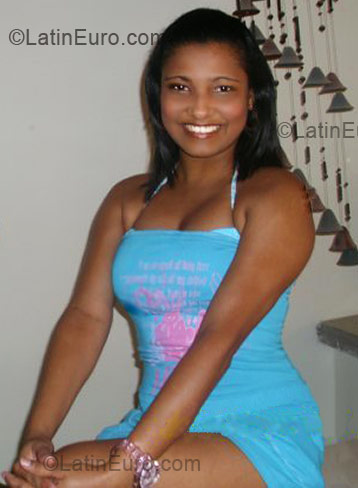 Date this nice looking Colombia girl Luz mery cervan from Barranquilla CO3853