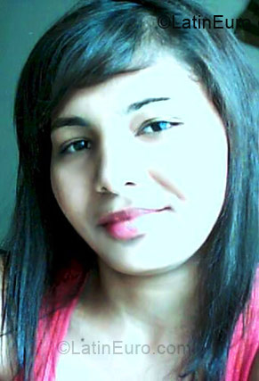 Date this pretty Colombia girl Isabel from Bogota CO3889