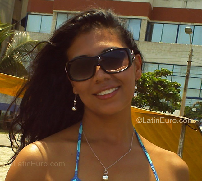 Date this nice looking Colombia girl Martha from Bogota CO3982
