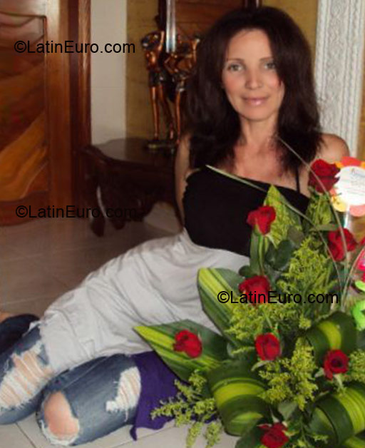 Date this georgeous Colombia girl Erika gomez from Barranquilla CO4052
