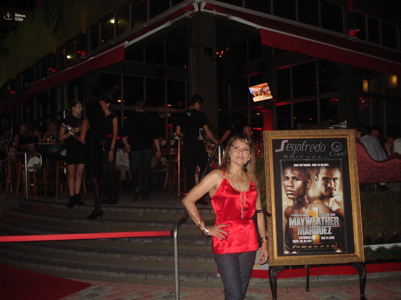 Date this foxy Colombia girl Diany from Medellin CO4084