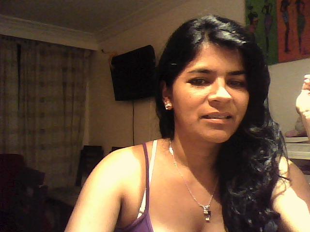 Date this nice looking Colombia girl Dulce- from Pereira CO4153