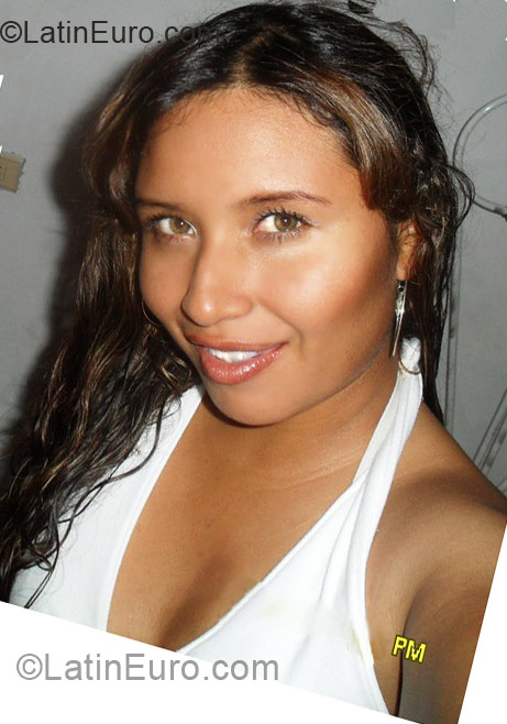 Date this funny Colombia girl Marcela from Cali CO4218