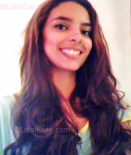 Date this foxy Brazil girl Larissa from Rio de Janeiro BR3080