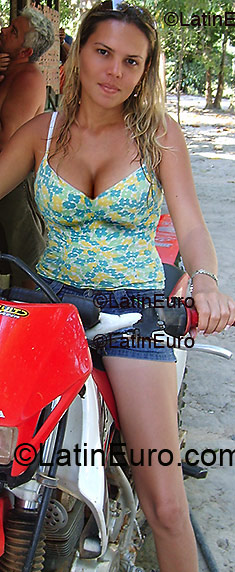 Date this sensual Brazil girl Lucilane from Breu Branco BR3087