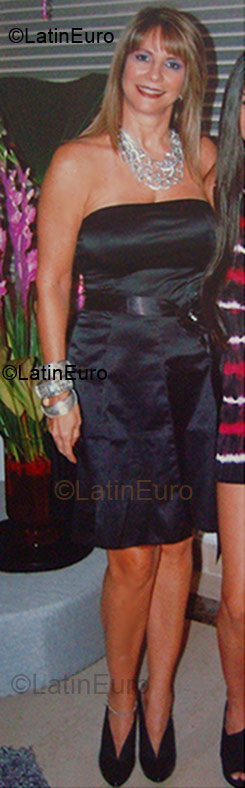 Date this hard body Colombia girl Ludmila from Barranquilla CO4283