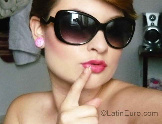 Date this tall Colombia girl Nathalie from Cali CO4328