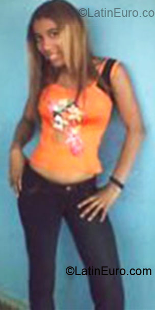 Date this beautiful Brazil girl Janaina from Salvador BR3139