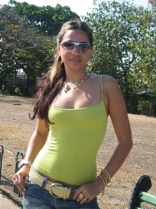 Date this beautiful United States girl Roxiiy305 from Miami US6232