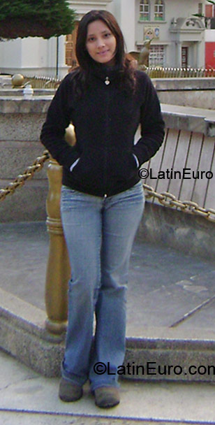 Date this happy Peru girl Erika from Lima PE283