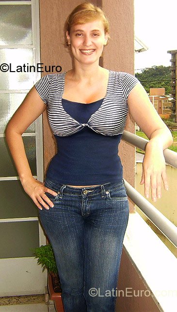 Date this beautiful Brazil girl Elaine from Belo Horizonte BR4694