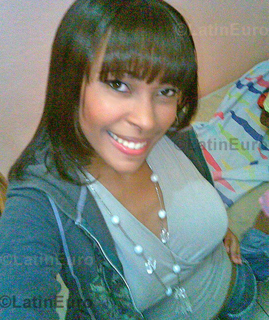 Date this sensual Brazil girl Thai from Nova Iguacu BR4093