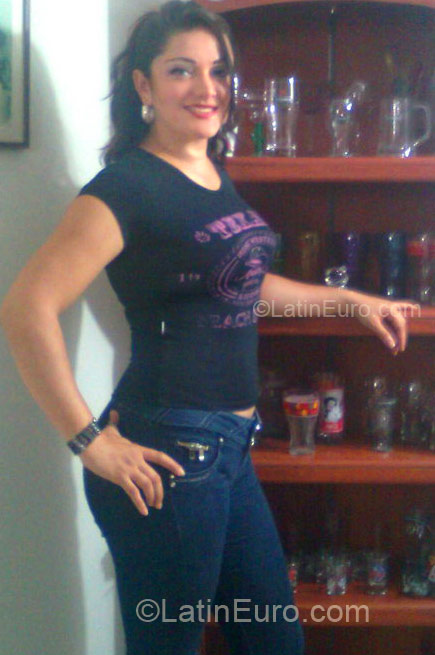 Date this sensual Colombia girl Catalina from Cali CO4420