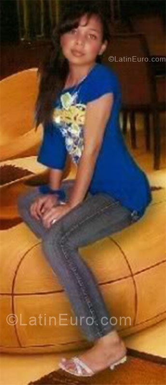 Date this delightful Colombia girl Andrea from Cali CO4427